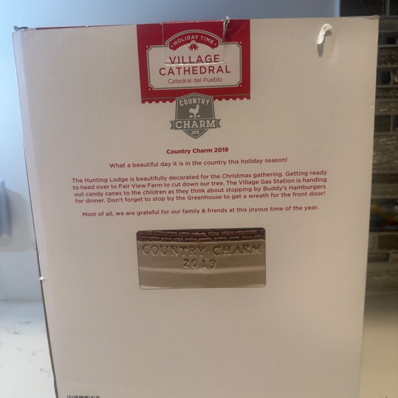 2019 "COUNTRY CHARM" SEASONAL HAND PAINTED CHURCH w/ Original Box - Picture 9 of 9